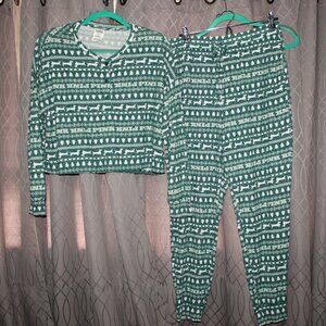 Victoria's Secret PINK Green Christmas Print Pajama Set